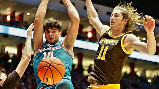 Lobos Stay Perfect at The Pit, Pull Away from Wyoming for 78–58 Win