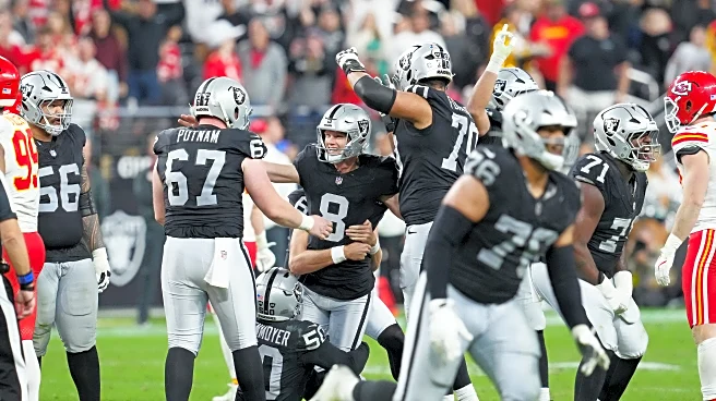 Carlson’s boot lifts Las Vegas Raiders past Chiefs in season finale