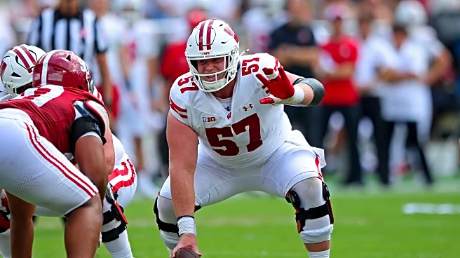 Wisconsin lineman transferring to Illinois
