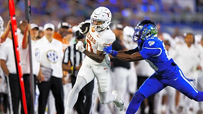 Kentucky is a serious player for Texas transfers DeAndre Moore Jr. and C.J. Baxter