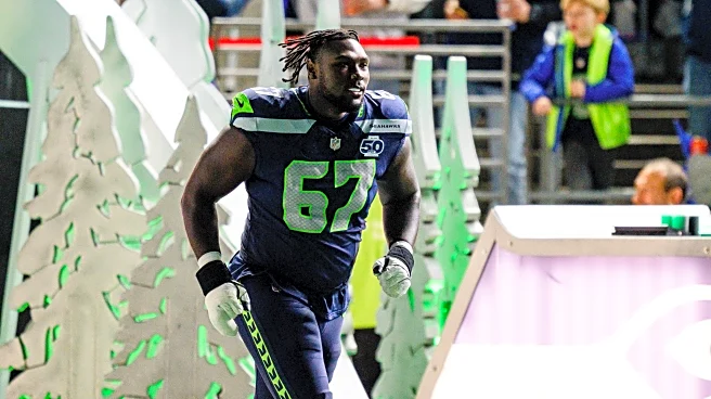 Charles Cross returns to Seahawks practice following hamstring injury