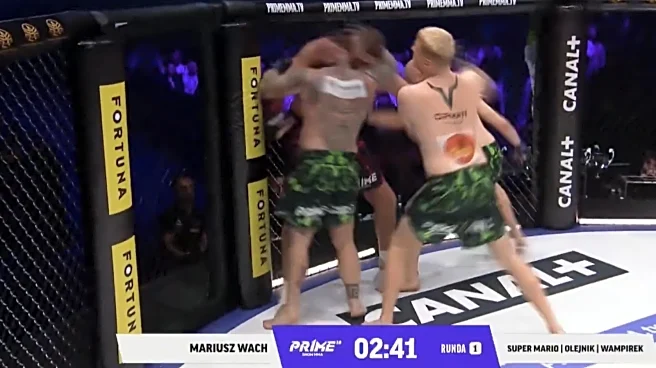 Video: 6’8” Heavyweight boxer batters trio of hapless influencers in Polish freak show fight