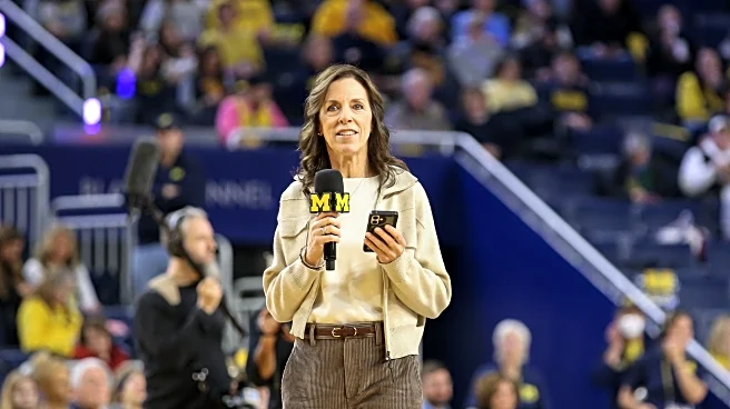 Diane Dietz honored with Michigan Women’s Basketball’s first jersey honoring