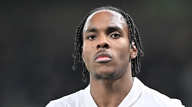 REPORT: Frank drops Mathys Tel from Champions League squad for Dom Solanke