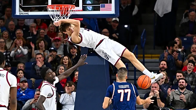 Youthful Davis Fogle Puts on Show in Front of Student-Filled Kennel