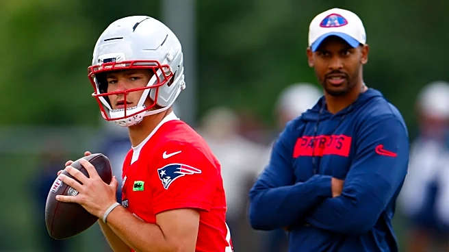 Sunday Patriots Notes: Pats strike perfect balance around Drake Maye