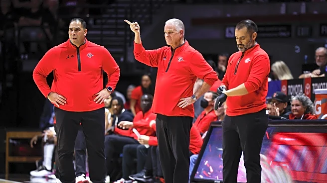 AZTECS PUT TOGETHER COMPLETE GAME VICTORY OVER UNLV 82-71