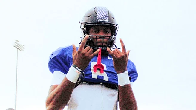 Four-star EDGE Cameron Hall commits to Texas