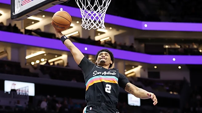 Highlights: Seven Spurs players hit double figures in wild Charlotte finish