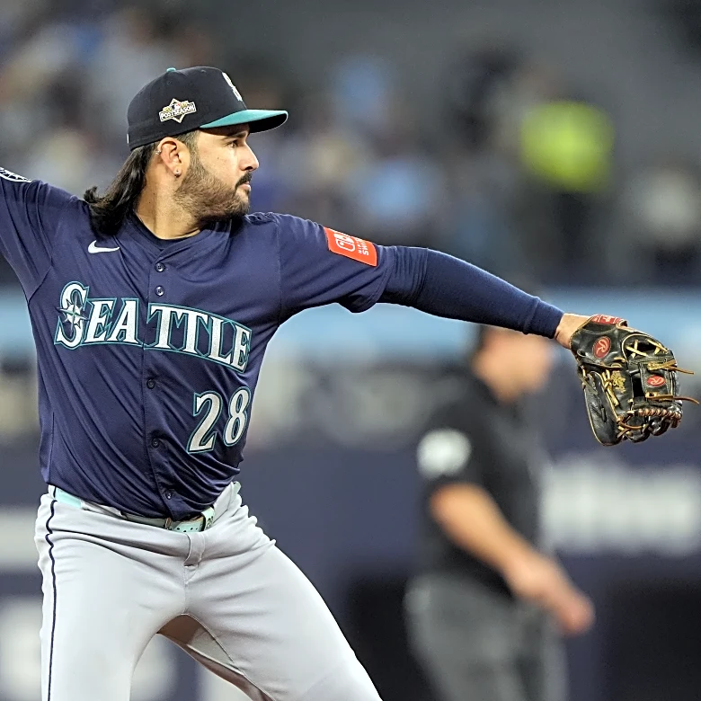 Pirates lose out on Eugenio Suarez to division rival