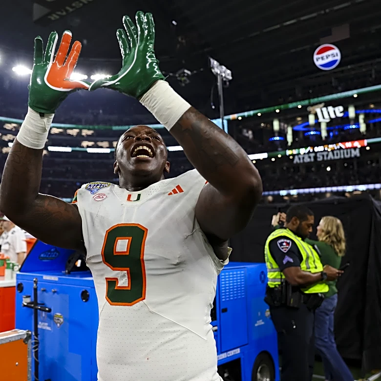 Can either freshman tight end make an impact in ’26?