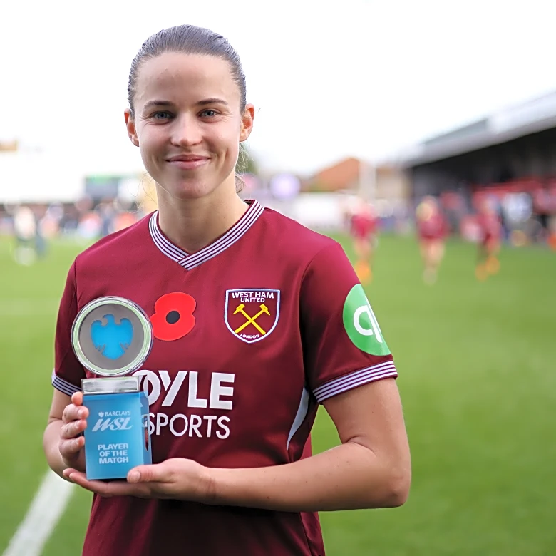 Anouk Denton signs with Bay FC on a transfer from West Ham United