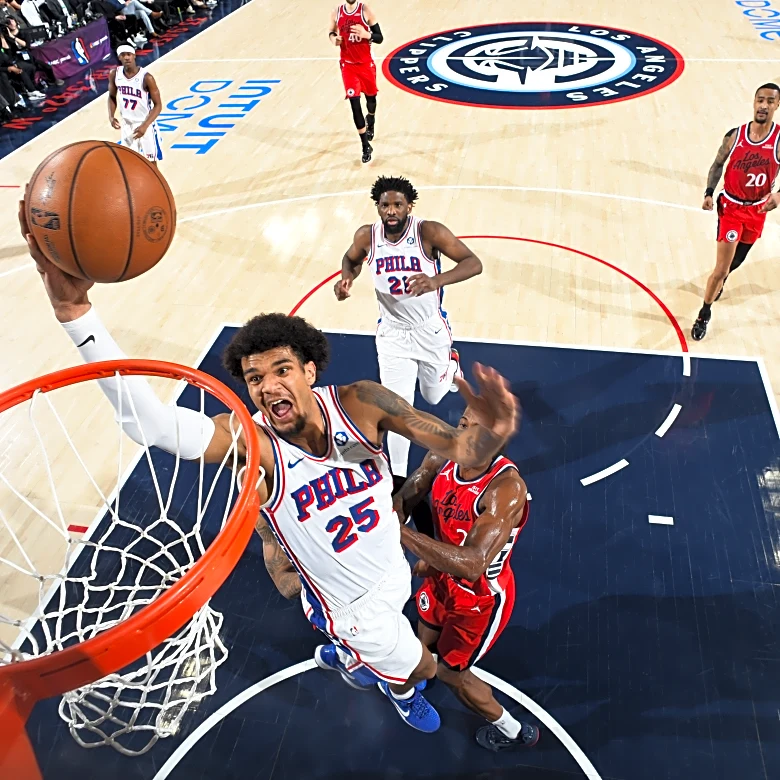 The Dominick Barlow Game helps Sixers win fourth straight vs. Clippers