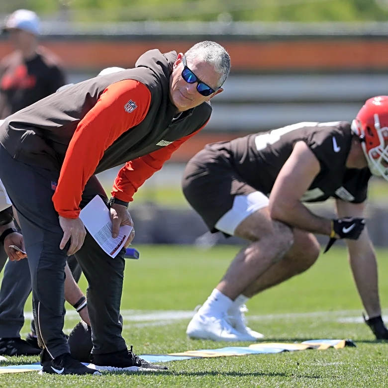 Daily Dawg Chow 2/3; Jim Schwartz question still looming for Browns