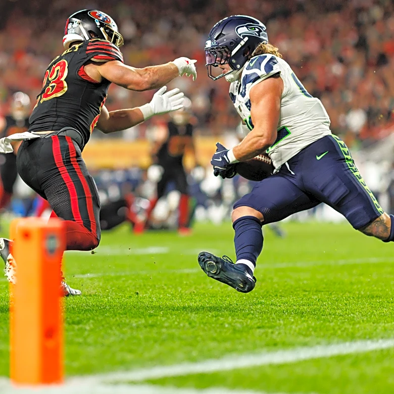 Former Las Vegas Raiders in Super Bowl 60: Drake Thomas is balling