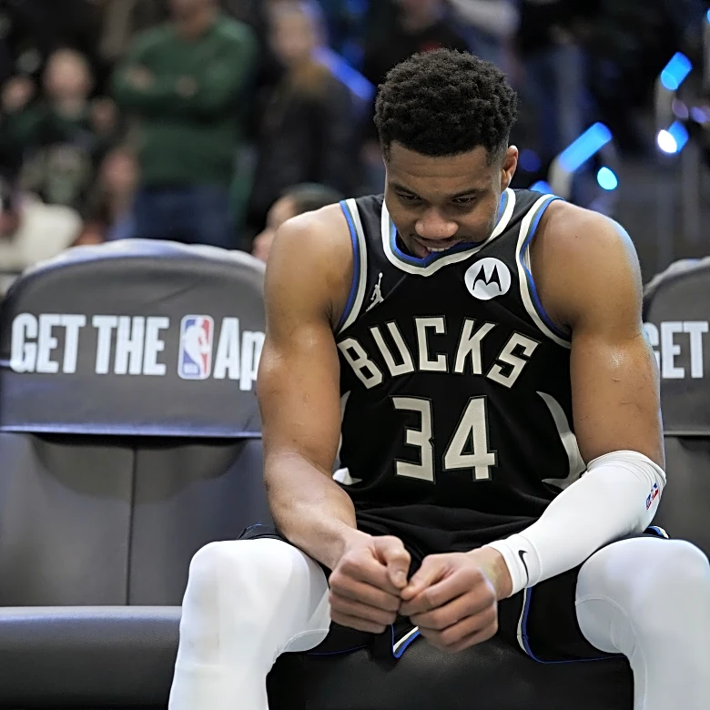 Milwaukee Bucks Poll: What should the Bucks do about Giannis?