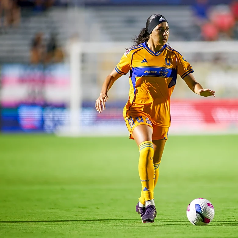 Chicago Stars signs Mexican international Aaliyah Farmer