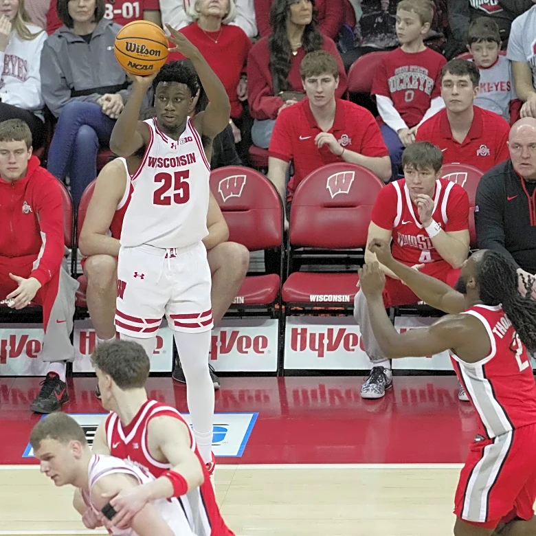 Badgers still far from AP Top 25 despite 2-0 week