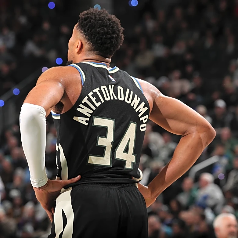 Giannis Antetokounmpo May Be Giving Hopeful Blazers the Cold Shoulder