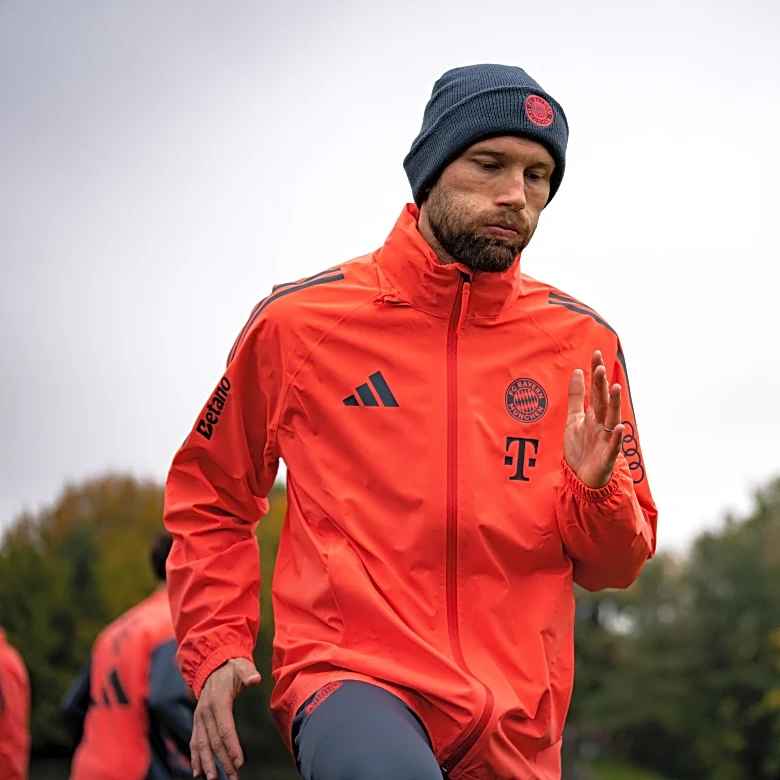 Training Report: Bayern Munich star Harry Kane misses with illness again; Josip Stanisic, Konrad Laimer return; Sacha Boey leaves practice