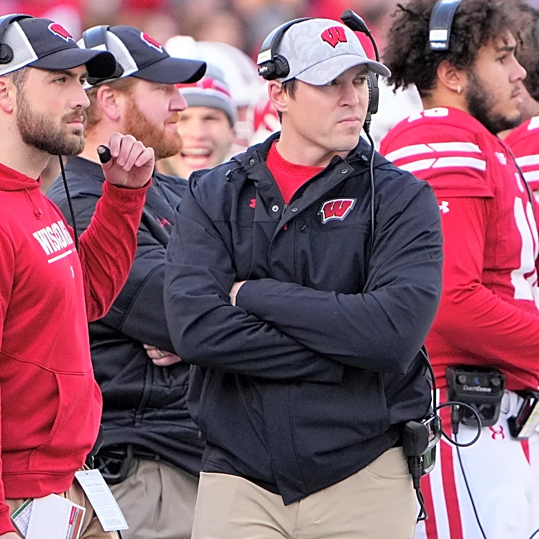 Jim Leonhard taking former Badgers coach from Big Ten to Bills staff