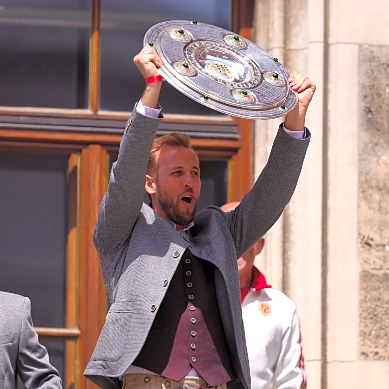 Harry Kane explains what it felt like to win his first trophy with Bayern Munich