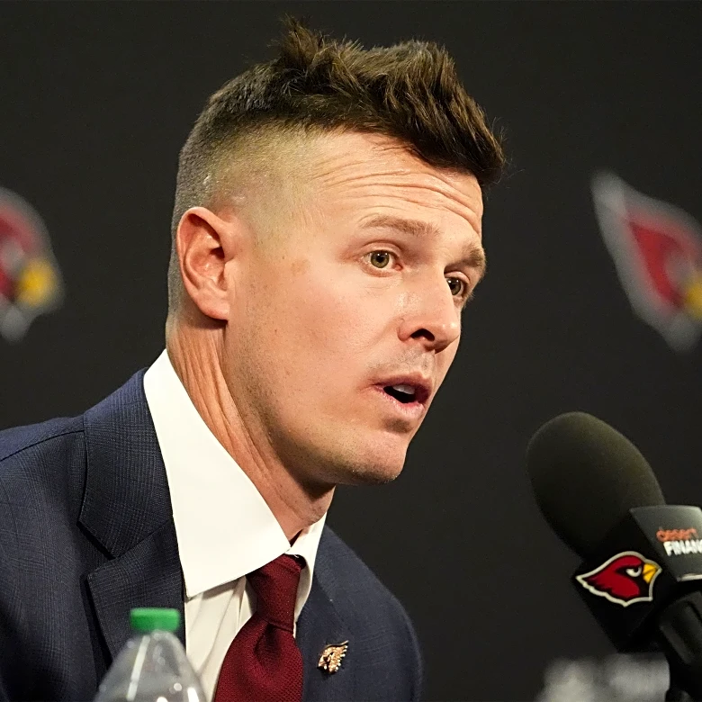 Despite the Hackett hire, LaFleur will call plays