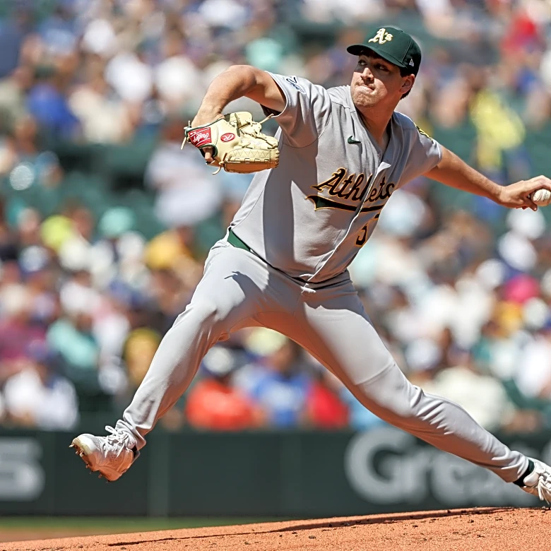 Elephant Rumblings: Lefties, Lefties, and More Lefties!