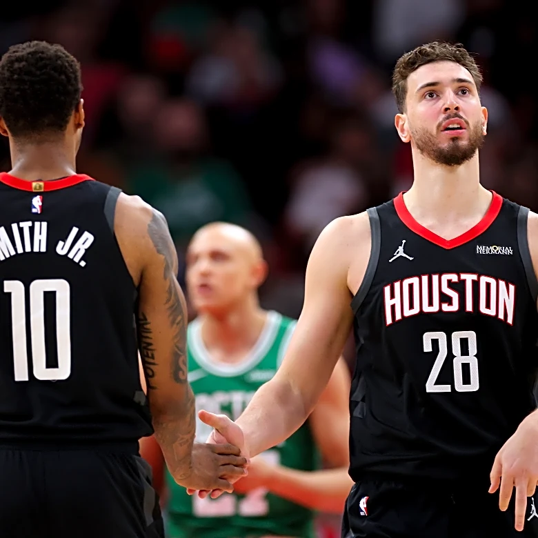 Hornets Fly Into Houston