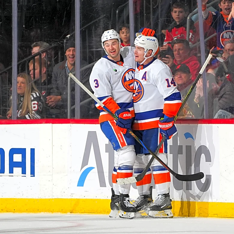 Islanders 3 (EN), Devils 1: Horvat comes up clutch again