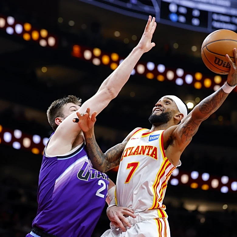 Clutch buckets down the stretch leads Hawks to 121-119 win over Jazz