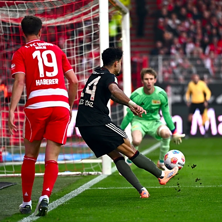 Bayern Munich star Luis Díaz reacts to winning Goal of the Year