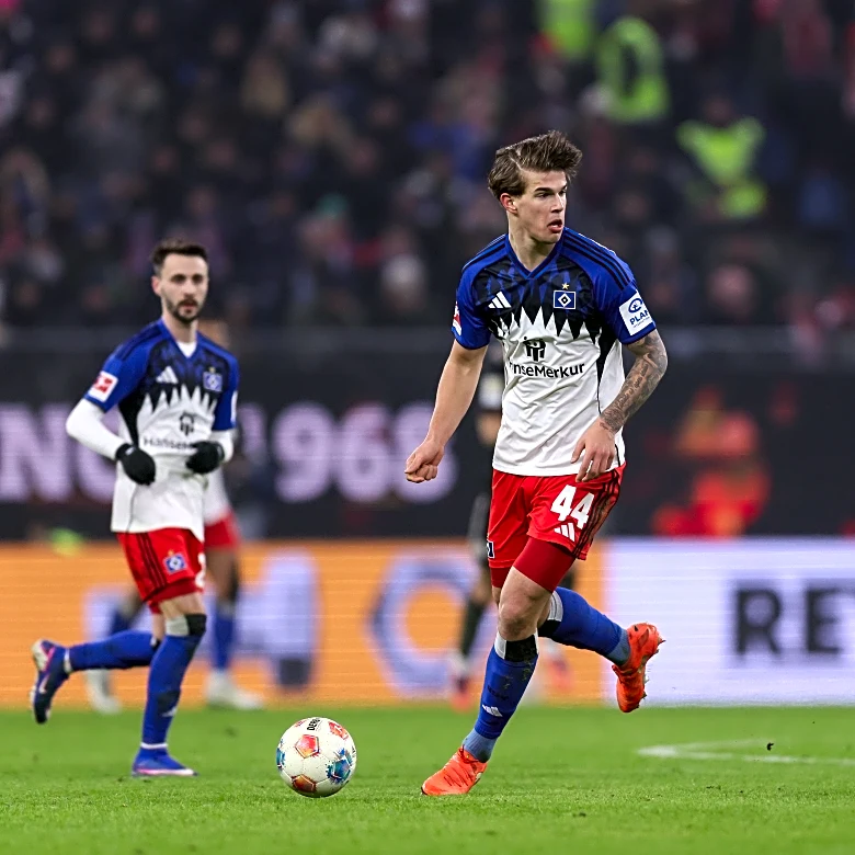 Bayern Munich’s Jonathan Tah reveals occasional communication with Hamburger SV’s Luka Vuškovic and praises him