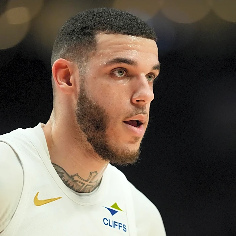 Warriors have their sights on signing Lonzo Ball