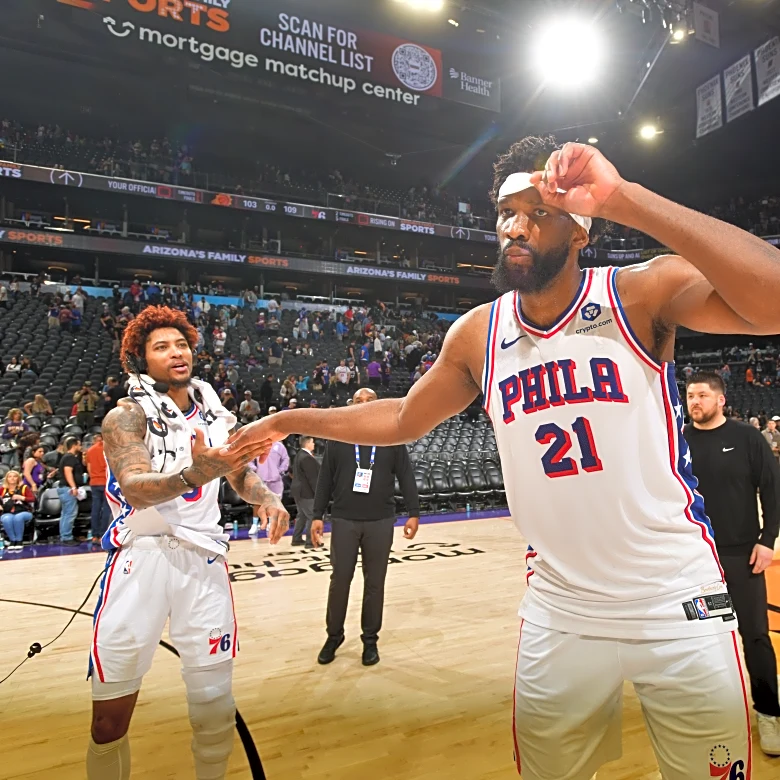 Sixers Bell Ringer: Headband Hoopers take down Suns