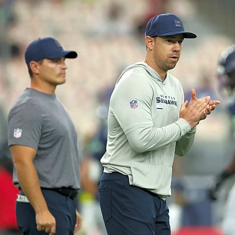 Las Vegas Raiders officially hire Klint Kubiak as head coach