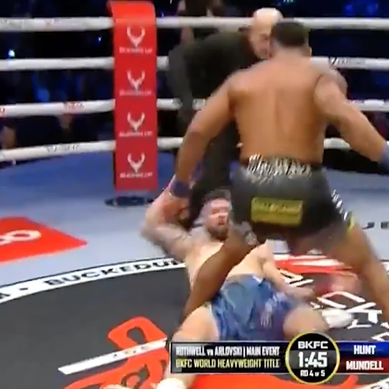 ICYMI: Lorenzo Hunt crushes David Mundell at Knucklemania 6