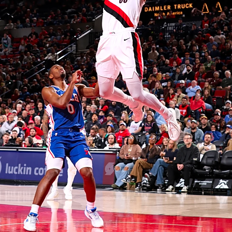 Team Effort Helps Blazers 86 the 76ers