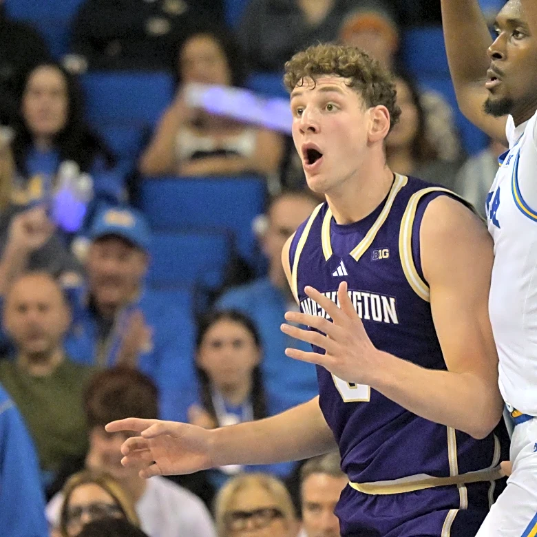 Tuesday Dots: Homecoming and Hoops