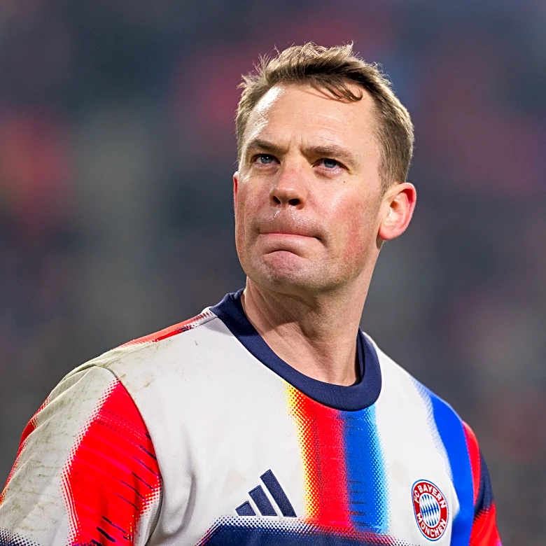 Vincent Kompany refuses to tell ‘special’ Manuel Neuer whether to return to Germany national team for World Cup