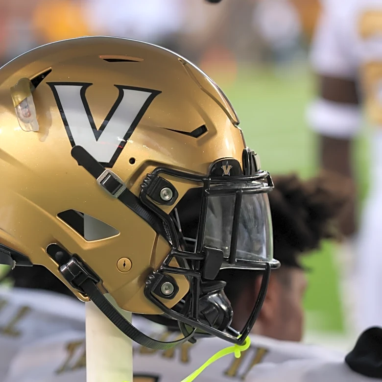 Packers hire a college football pass-rush specialist