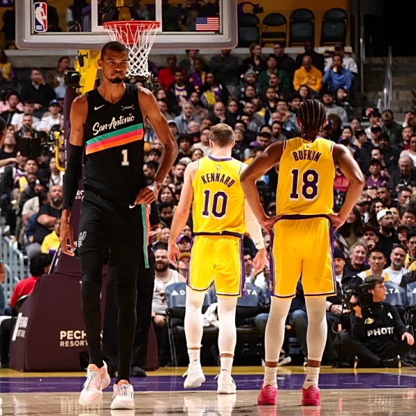 San Antonio vs. Los Angeles, Final Score: Spurs wallop injury-plagued Lakers squad, 136-108