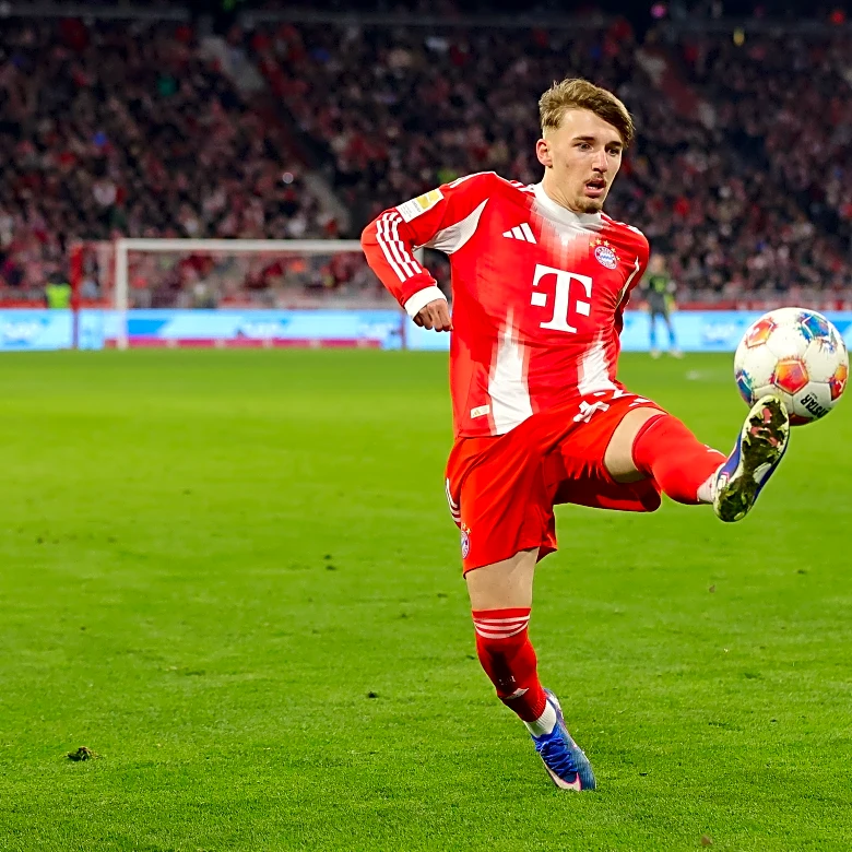 Vincent Kompany gives his opinion on Lennart Karl’s infamous stepover fail vs TSG Hoffenheim