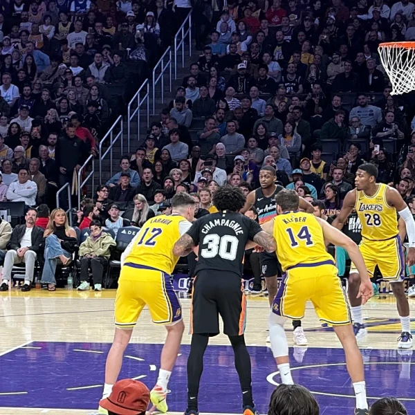 Lakers’ pregame surrender reflects a change in the long-time Spurs rivalry