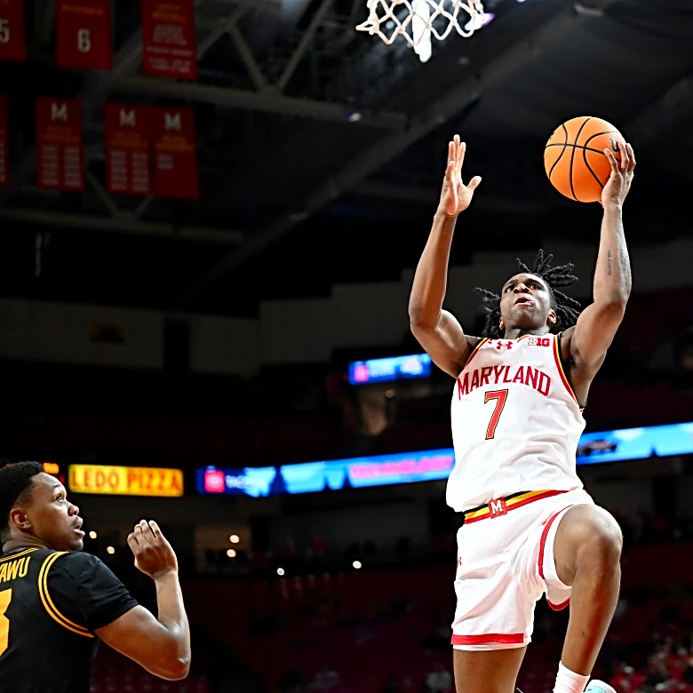 Maryland men’s basketball shocks Iowa, 77-70, in second straight win
