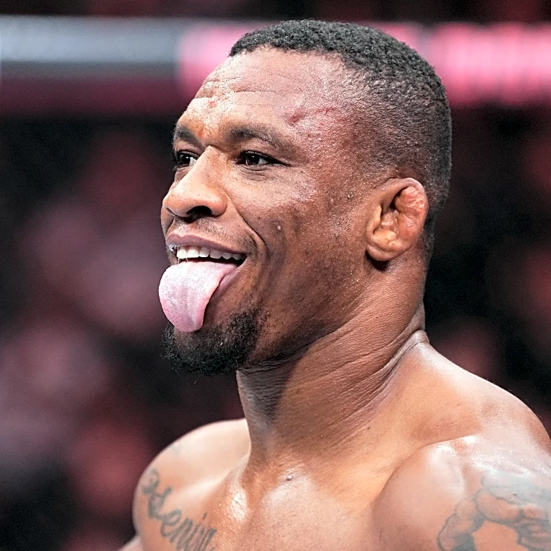 UFC releases No. 8 ranked Heavyweight Jailton Almeida after awful fight