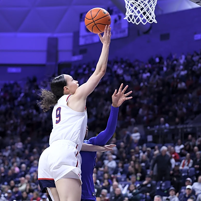 UConn women’s basketball clobbers Creighton, 94-44