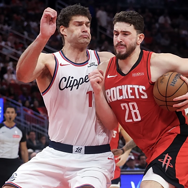 Rockets turnovers cost them as they fall to the Clips at home 105-102