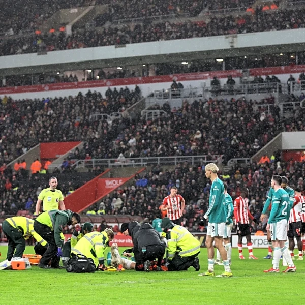 Slot Says Wataru Endo “Will Be Out for a Long Time” Following Injury