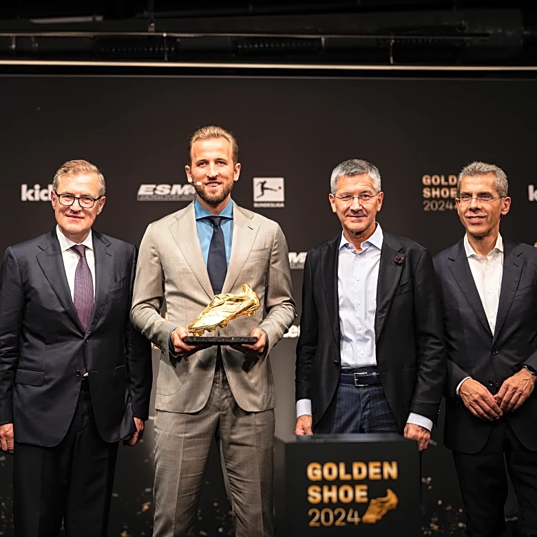 Bayern Munich director of sport confirms contract talks with Harry Kane, negotiations to follow